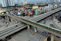 Hà Nội chạy thử tàu trên cao: Các hộ dân sống 'sát sạt' đường tàu nói gì?