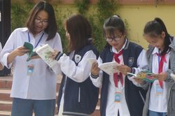 Dự án sách 'Tiếp bước tương lai' đến với học sinh vùng cao Điện Biên