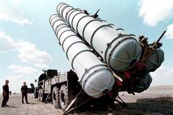 Nga bắt đầu chuyển các hệ thống tên lửa S-300 tới Syria