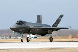 Chiến đấu cơ F-35 trị giá 100 triệu USD của Mỹ lần đầu tiên bị rơi