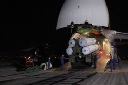 Nga vận chuyển S-300 cùng hàng loạt khí tài tới Syria trong đêm
