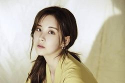 Bị gọi là 'cựu thành viên SNSD', Seohyun đã có màn đáp trả khiến các fan ấm lòng