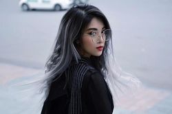 Gia thế 'khủng' và vẻ sành điệu của tiểu thư mới nổi trong hội Rich Kids Việt