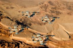 F-16 Israel giở chiêu trò tìm cách đánh úp S-300 của Syria