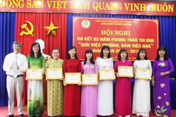 Khánh Hòa tôn vinh nữ nhà giáo 'Giỏi việc trường đảm việc nhà'