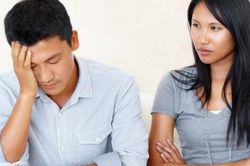 Uất nghẹn khi bị vợ khinh là kẻ không kiếm ra tiền