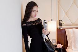 Bật mí mẫu đầm nhung sang trọng dành cho phái đẹp ngày lạnh