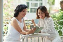 5 bài học vô cùng ý nghĩa mẹ dạy con gái