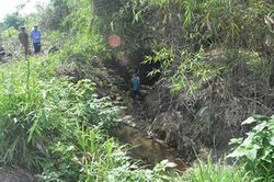 Chân dung nam sinh 13 tuổi cưỡng hiếp, cứa cổ bé gái 14 tuổi giữa cánh đồng