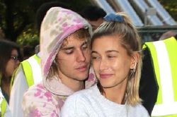 Justin Bieber đón lễ tạ ơn bên vợ mới cưới