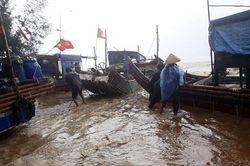 Thanh Hóa: Đánh bắt cá trên biển, chồng mất tích, vợ chết đuối