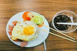 Gợi ý các món ăn trưa ngon và rẻ tại cửa hàng tiện lợi