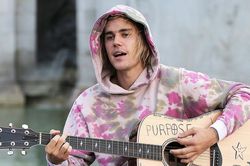 Năm 2018 của Justin Bieber không có âm nhạc, nhưng ngập tràn hạnh phúc