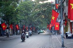 Từ hai cánh én báo tin vui