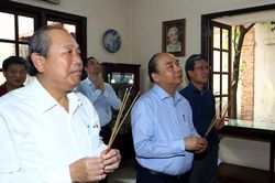 Thủ tướng tưởng nhớ các đồng chí nguyên lãnh đạo Đảng, Nhà nước, Chính phủ đã từ trần