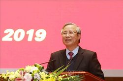Kiên quyết, kiên trì đấu tranh, ngăn chặn, đẩy lùi tình trạng suy thoái trong Đảng
