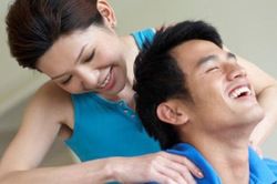 Chỉ cần 6 mẹo 'nhỏ nhưng có võ' này, giao tiếp vợ chồng sẽ trở nên rất đỗi ngọt ngào!