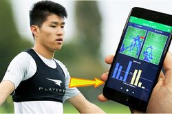 Tại sao khi tập luyện các cầu thủ đội Nhật Bản thường mặc... áo ngực?
