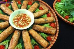 Cách làm nem rán thơm ngon cho mâm cỗ Tết