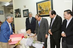 Thủ tướng chúc Tết các nhà khoa học, nhân sĩ trí thức