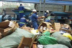 Liên tục phát hiện hàng lậu, hàng giả dịp Tết