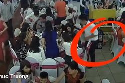 'Soái ca' đi ăn cưới làm hành động bất ngờ khiến ai cũng ngỡ ngàng