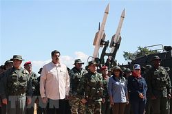 Bộ trưởng Quốc phòng Venezuela khẳng định sự kiên định của quân đội