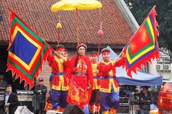 Người người dầm trong mưa, lắng lòng nghe thơ về Tổ Quốc