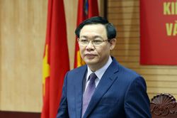 Không thể mặc kệ hoặc cấm kinh tế chia sẻ