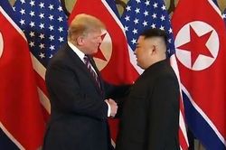 Hai ông Trump – Kim bắt tay tại Hà Nội, thượng đỉnh Mỹ - Triều bắt đầu