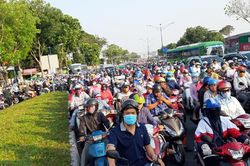 Khó khả thi hạn chế xe cá nhân trong tương lai gần