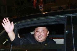 Ông Kim Jong un viếng Lăng Chủ tịch Hồ Chí Minh trước khi rời Việt Nam
