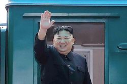 Quân dân reo hò lúc 3h sáng đón ông Kim Jong Un ở Bình Nhưỡng