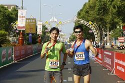 Việt dã và marathon Tiền Phong: Chip đo thời gian, khắc tên và hơn thế nữa
