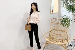 Thời trang công sở phối đồ đơn giản, sành điệu cùng quần jeans