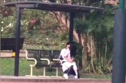 Phẫn nộ cặp sinh viên vô tư 'diễn cảnh nóng' ở sân bóng