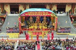 'Thỉnh vong báo oán' ở chùa Ba Vàng và sự thao túng đức tin