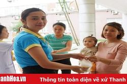 Ấm áp chương trình 'Bát cháo tình thương' cho bệnh nhi nghèo