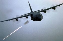 Ảnh cực hiếm xác 'bóng ma' AC-130 trưng bày ở Hà Nội