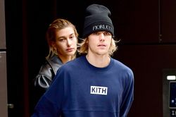 Justin Bieber xin lỗi người hiếm muộn vì tung tin giả vợ mang thai