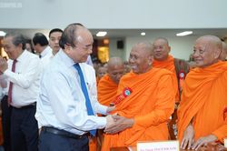Thủ tướng chung vui Tết cổ truyền Chôl Chnăm Thmây với đồng bào Khmer