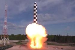 Tổng thống Putin: Siêu tên lửa 'Sarmat' sắp hoàn tất thử nghiệm