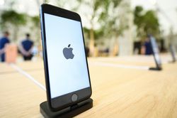 Liên tục giảm giá sản phẩm, Apple có cửa 'hồi sinh' tại Trung Quốc?
