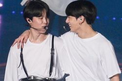 Nhói lòng trước cảnh lỡ duyên vì 'người thứ ba' của cặp đôi hoàn cảnh Jimin và Jungkook (BTS) trên đất Mỹ!