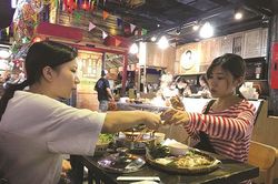 Nỗi ám ảnh mang tên 'review'