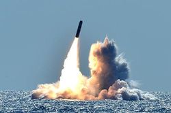 Hoa Kỳ bắn thử tên lửa đạn đạo Trident II