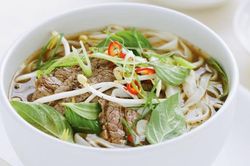 Phở Việt còn thiếu gì để thành... di sản?