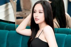 Mai Phương Thúy phủ nhận tin đồn là đại gia hàng không, sở hữu xe sang