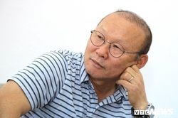 Gọi nhiều 'trò cưng' lên tuyển, HLV Park Hang Seo chịu áp lực phải thắng Thái Lan?