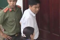 Tạm giữ số tiền 'khủng' trong vụ gian lận điểm thi ở Sơn La